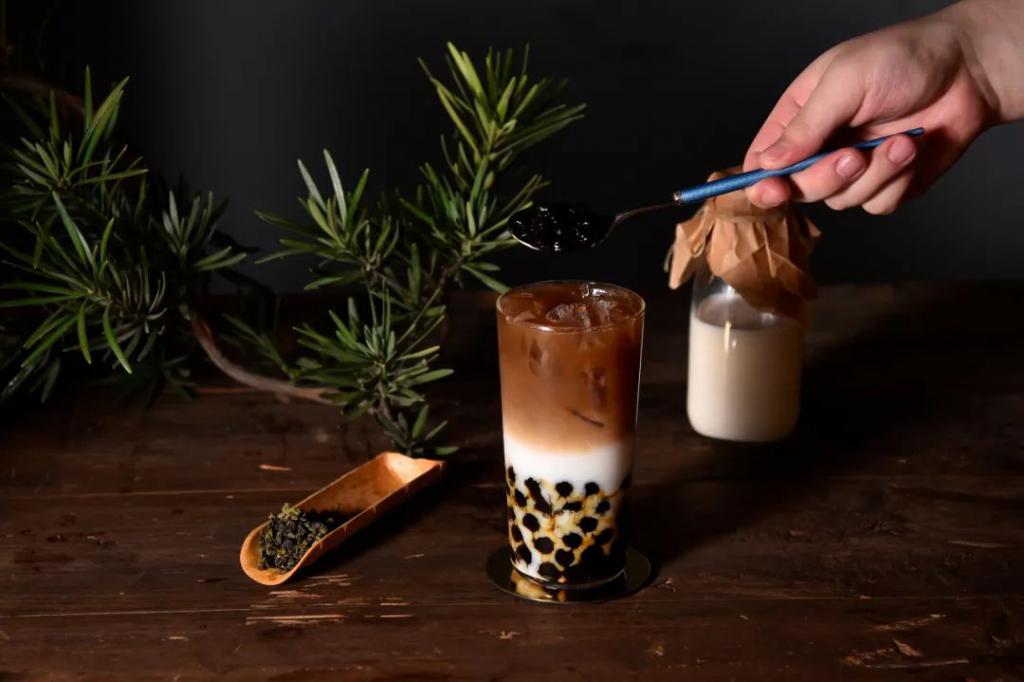 喝奶茶的年轻人	，腻了？  第13张